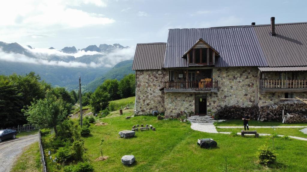 Hotel Kelmendi Lepushe Buitenkant foto